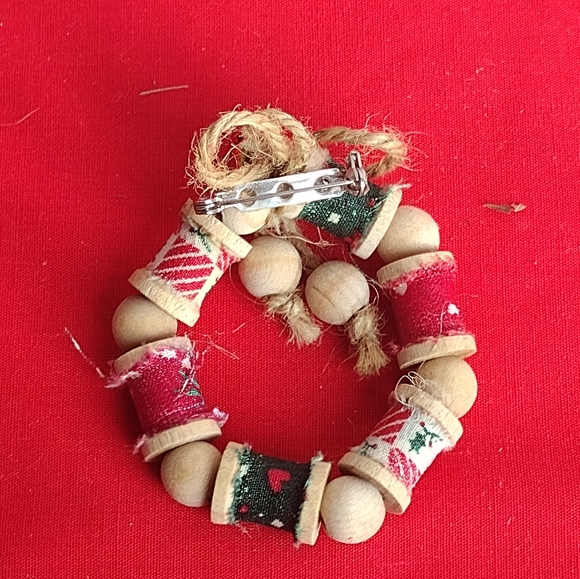 Cute Vintage 90s Handmade Christmas Winter Wooden Necklace & Pin Brooch - Picture 6 of 7